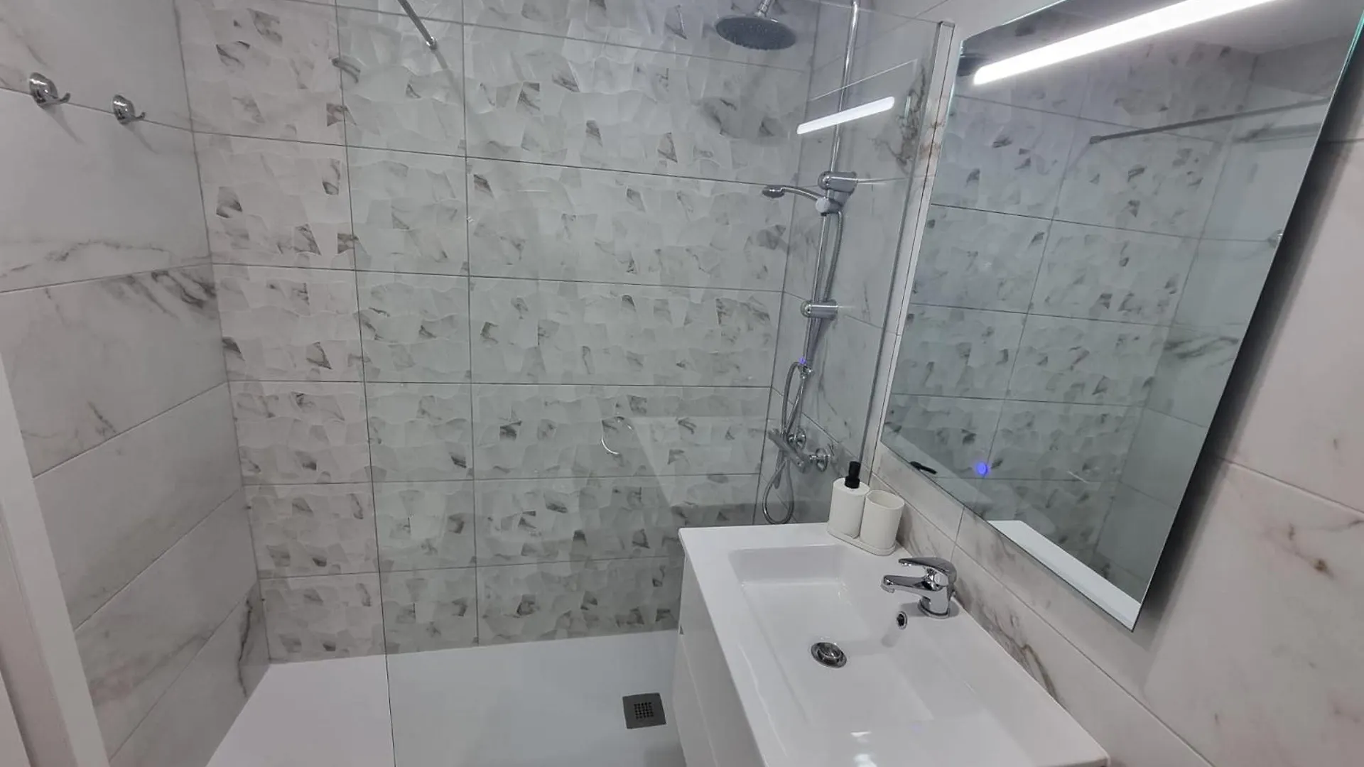 Apartment Casa Liotro Comfortable, Panoramic,Central, Near The Sea,Swimming Pool,Wifi,Terrace Los Cristianos