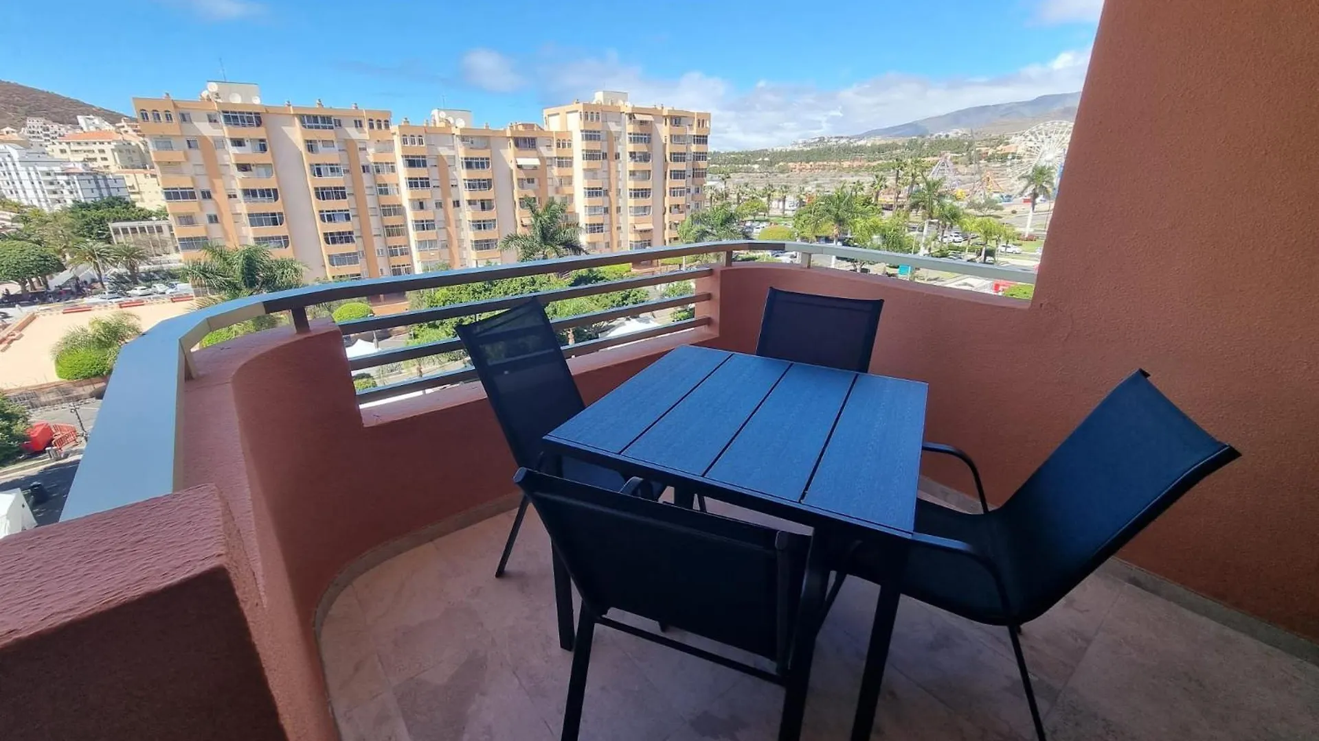 Apartment Casa Liotro Comfortable, Panoramic,Central, Near The Sea,Swimming Pool,Wifi,Terrace Los Cristianos