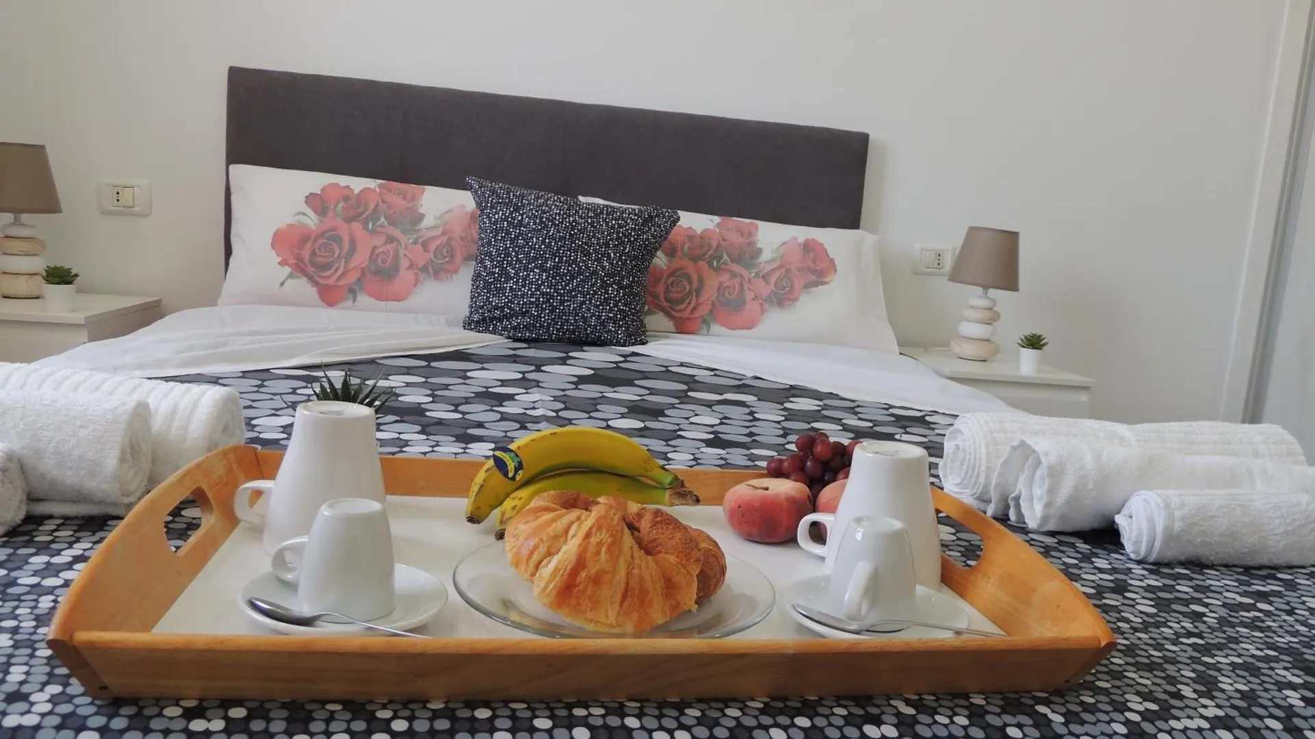 Apartment Casa Liotro Comfortable, Panoramic,Central, Near The Sea,Swimming Pool,Wifi,Terrace Los Cristianos