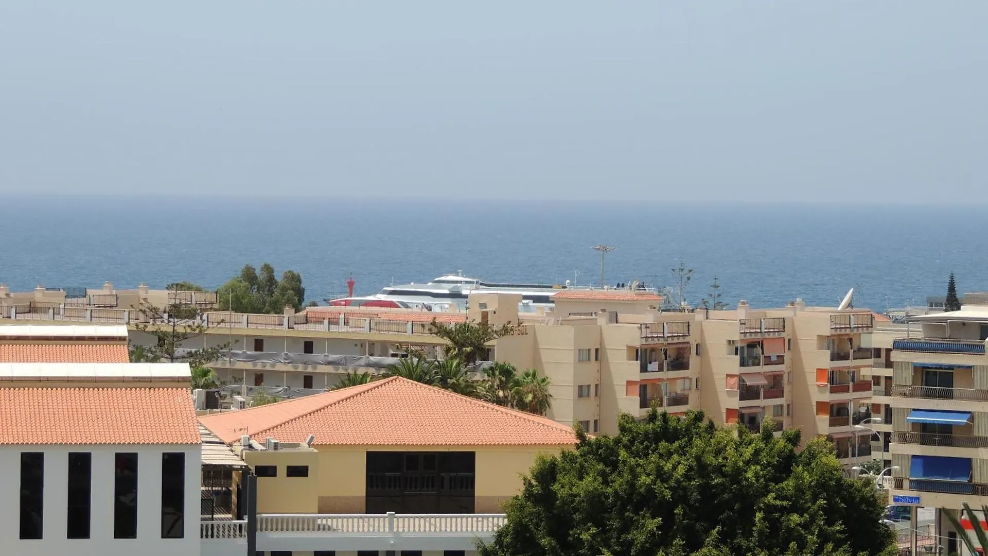 Casa Liotro Comfortable, Panoramic,Central, Near The Sea,Swimming Pool,Wifi,Terrace Los Cristianos  Apartment